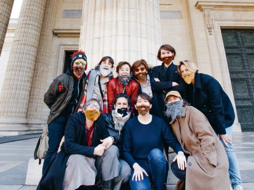 Des membres du collectif La Barbe, à Paris, devant le Panthéon, le 19 mars 2022.