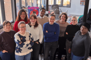 Une partie de l’équipe de La Déferlante dans nos locaux à Paris.