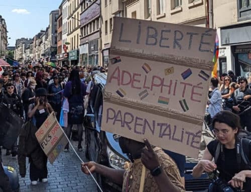 Le 3 juin 2023, la PMA pour tou·tes était une revendication de la Pride des banlieues. Crédit photo : Marie-Agnès Laffougère pour La Déferlante.