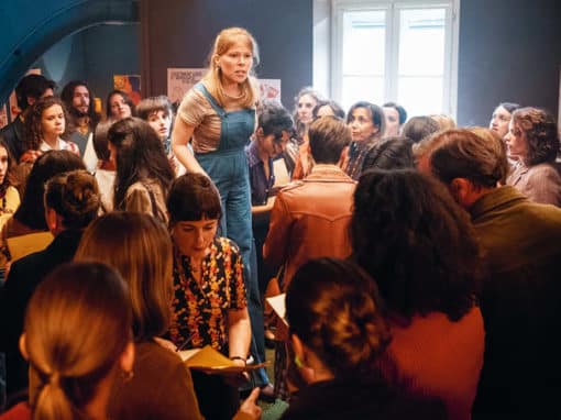 Dans Annie Colère, film de Blandine Lenoir sorti en 2022, l’actrice India Hair (au centre) incarne Claudine, militante du Mouvement pour la libération de l’avortement et de la contraception (Mlac). Aurora Films / Local Films