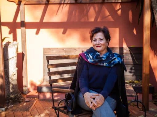 Selma Hajri, chez elle à Tunis. Crédit photographique : Ons Abid pour La Déferlante