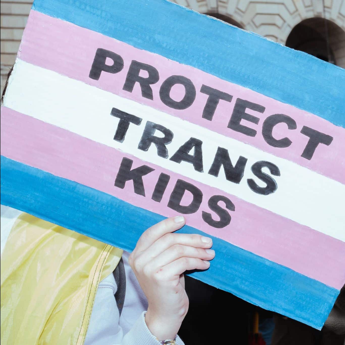 Manifestation contre la transphobie, à Rennes, le 4 mai 2024. Crédit photo : Louise Quignon / Divergence.