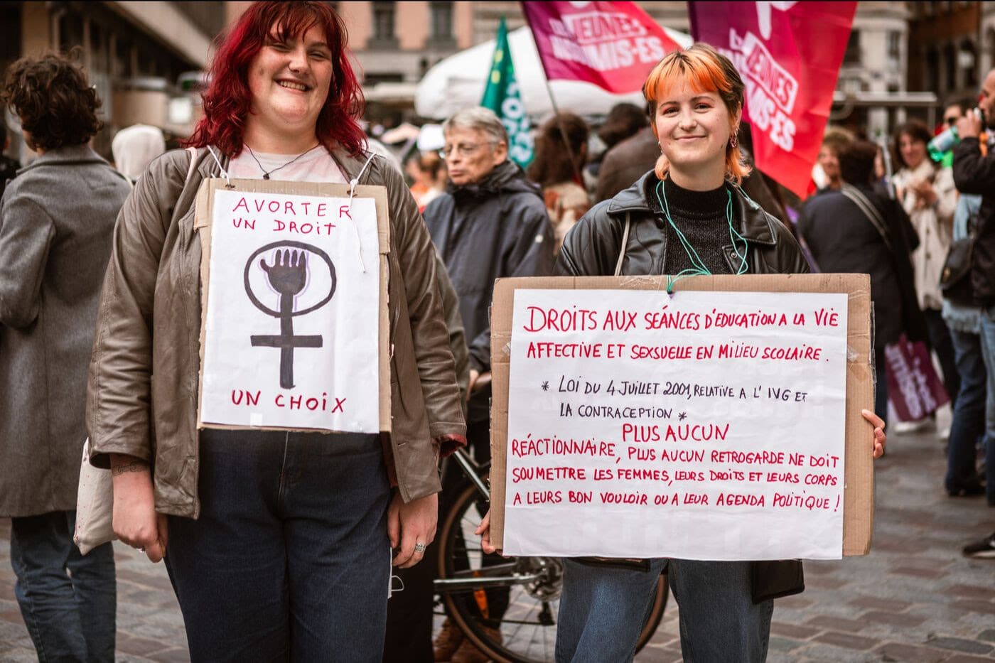 À Lyon, une semaine après la nomination du nouveau gouvernement, des manifestantes réclament l'application des programmes d'éducation à la sexualité dans les écoles, septembre 2024. Crédit photo : Elsa Biyick / Hans Lucas.