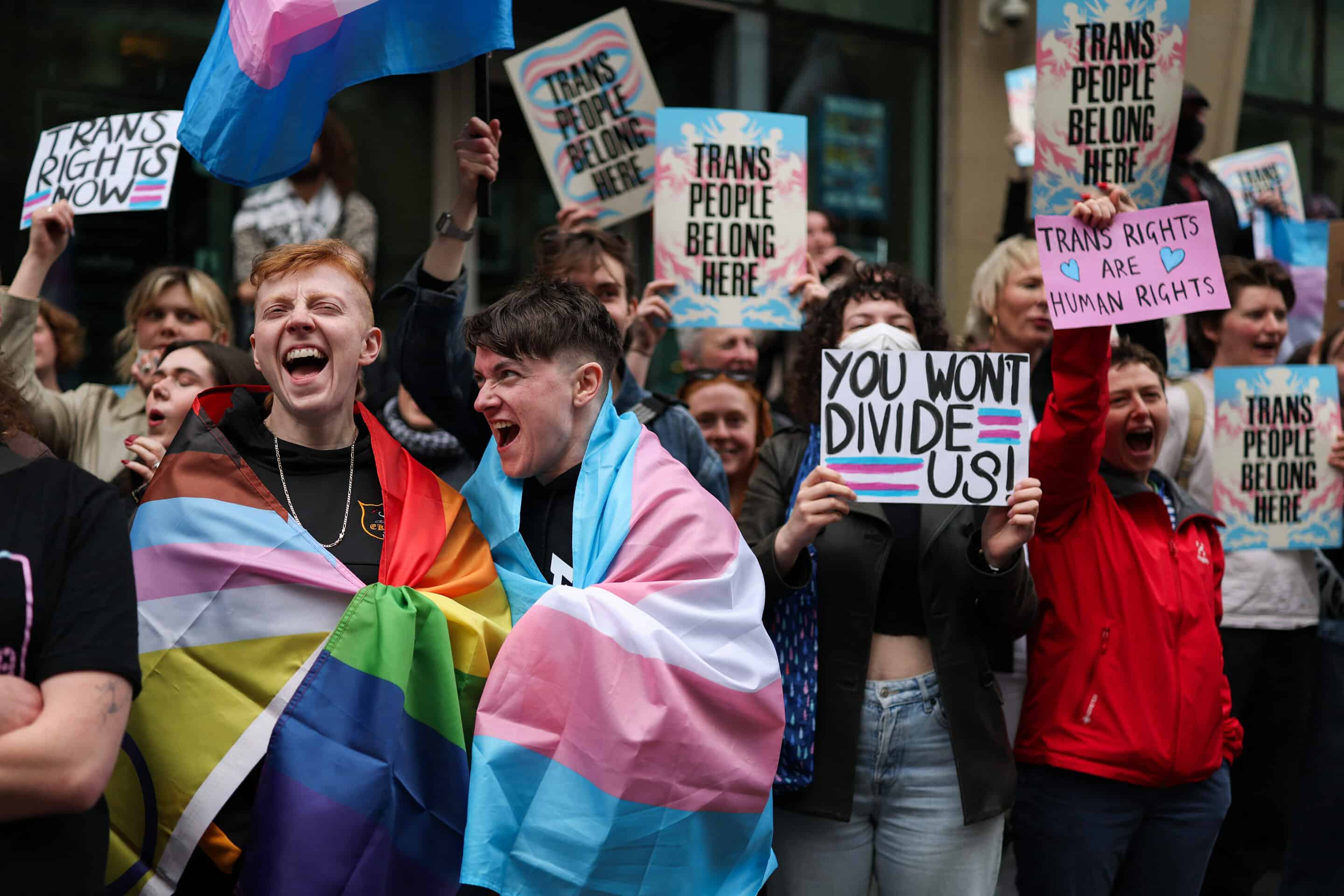 de la Cour suprême de définir une femme sur des critères biologiques. Crédit photo : Jeff Mitchell/Getty Images via AFP.