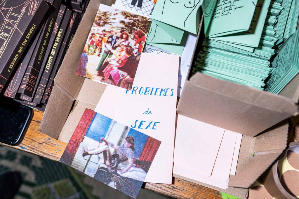 Reproductions d’archives et documentation du Mouvement pour la liberté de l’avortement et de la contraception (Mlac) présentées dans le livre-DVD T’aurais pas une adresse ?, édité par le collectif audiovisuel Synaps. Ce travail a été réalisé à l’espace autogéré des Tanneries à Dijon. Crédit : Sabrina Dolidze pour La Déferlante