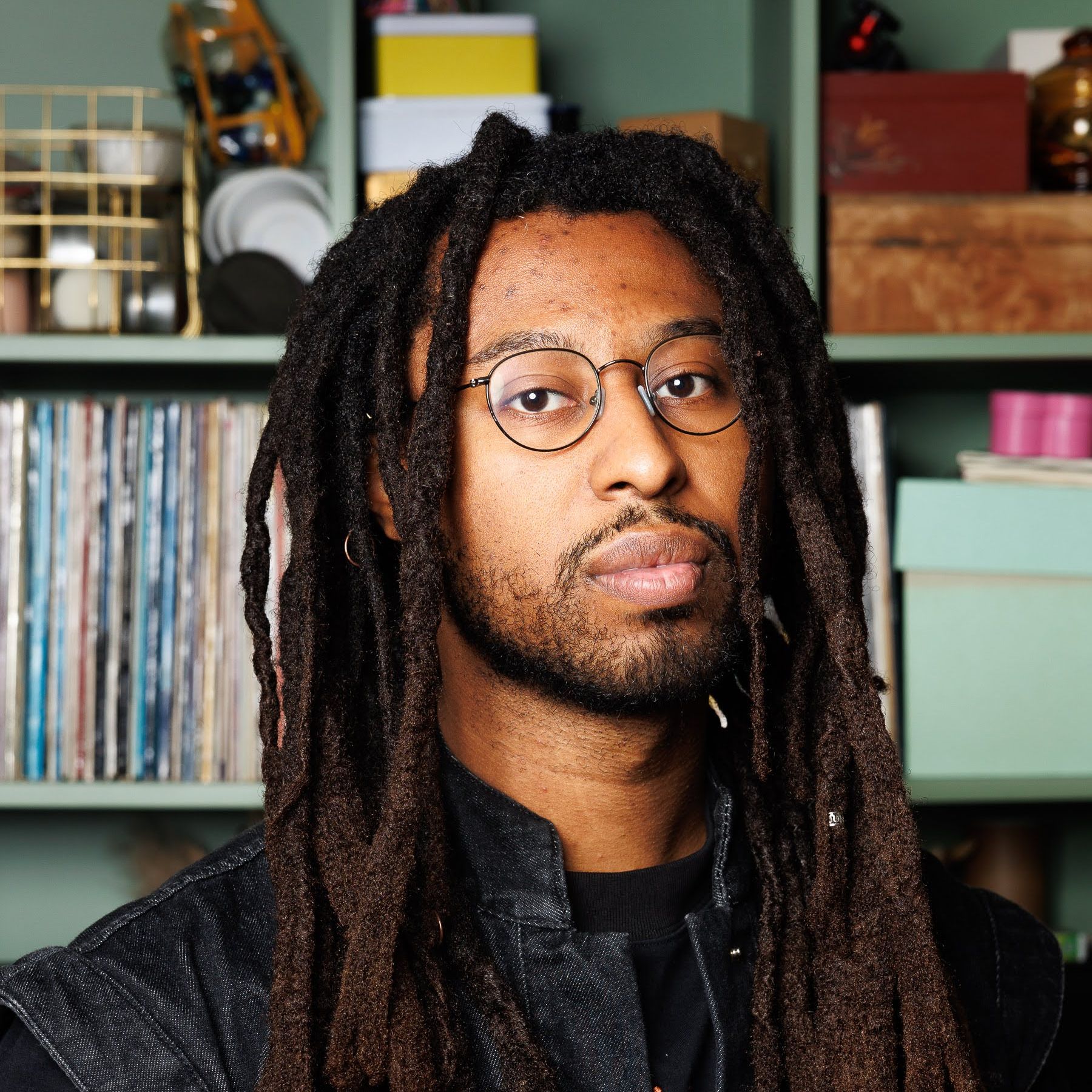 Sous le pseudo de Seumboy, Emmanuel Anthony anime le projet vidéo Histoires Crépues depuis 2020. Crédit photo : Jozue Anthony